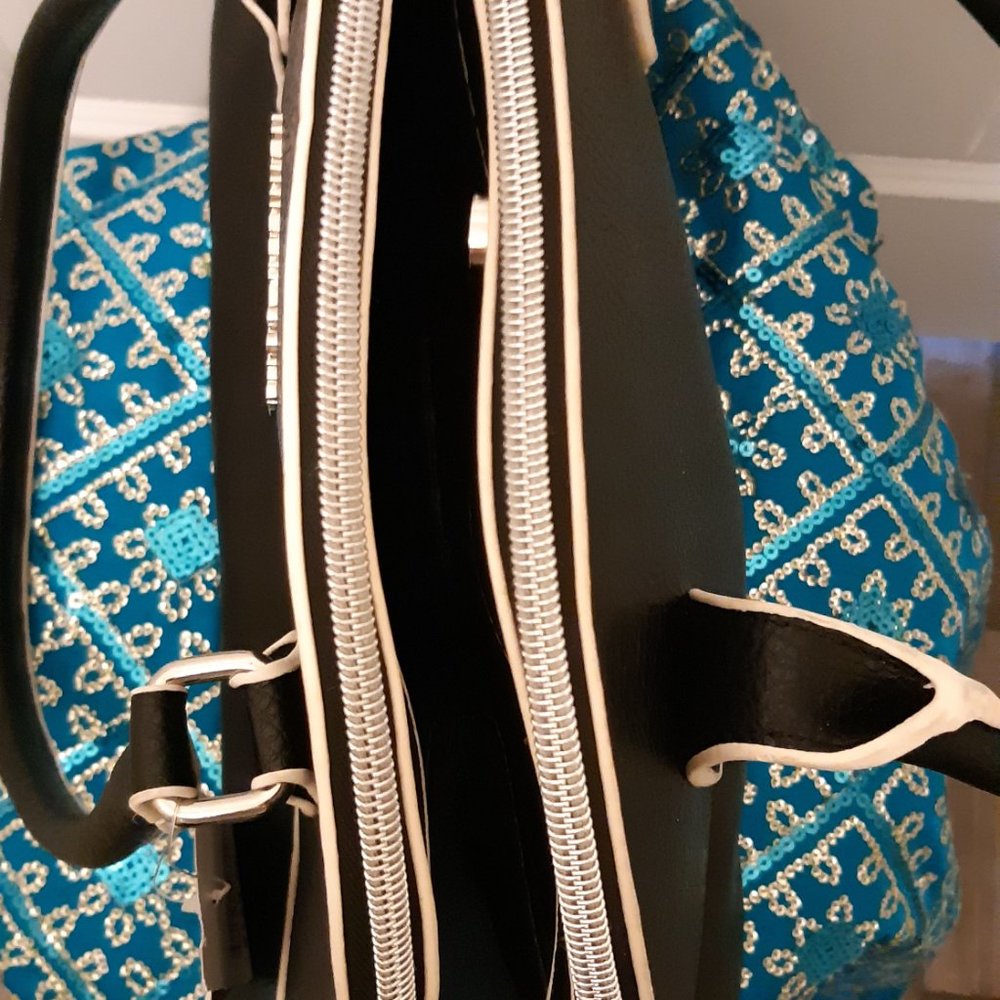 PURSE - Picture 2 of 4